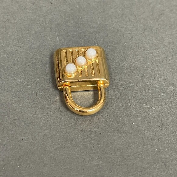 Gold-tone Faux Pearls Lock Fashion Pendant Keychain - Picture 3 of 5